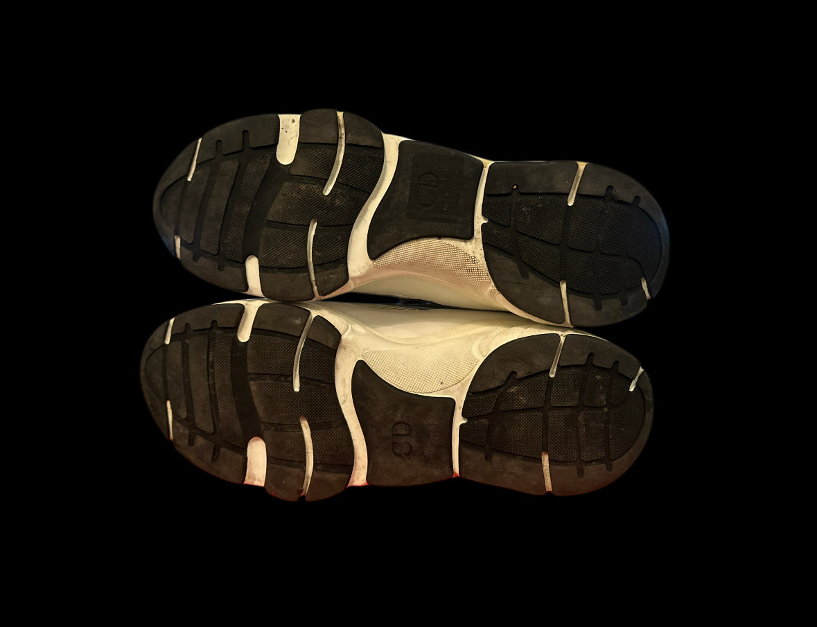 Preowned White B22s size 45 (fits 12-12.5)