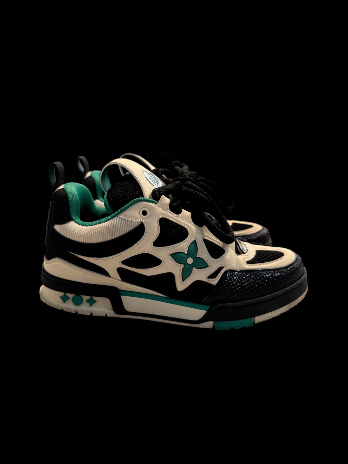 Preowned Green/Black LV Sk8s size 7 (fits 8.5-9)