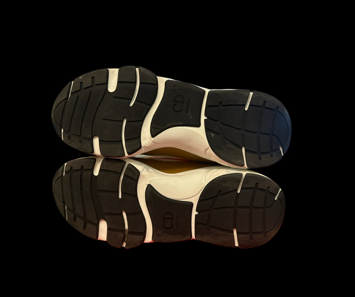 Preowned Brown/Orange B22s size 43 (fits 10-10.5)