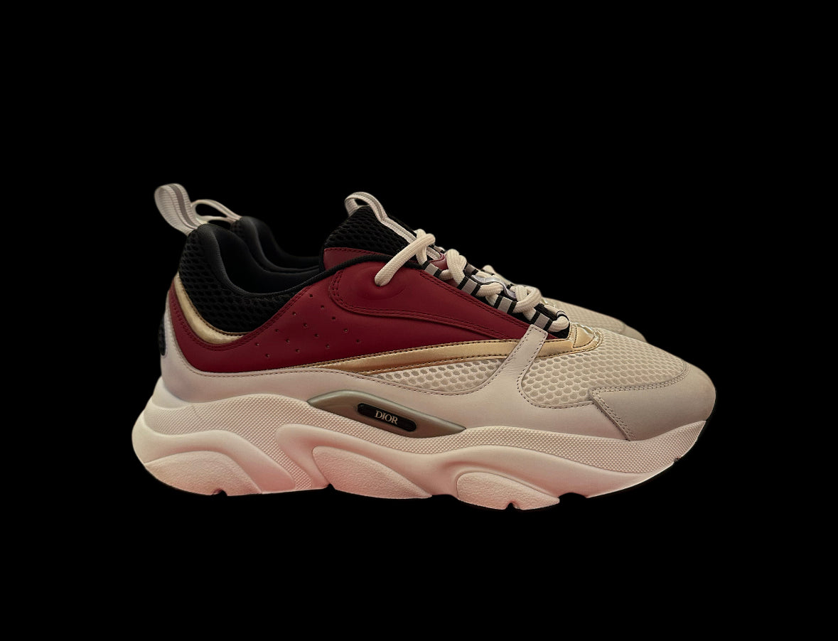 Preowned White/Burgundy/Gold size 45 (fits a 12-12.5)