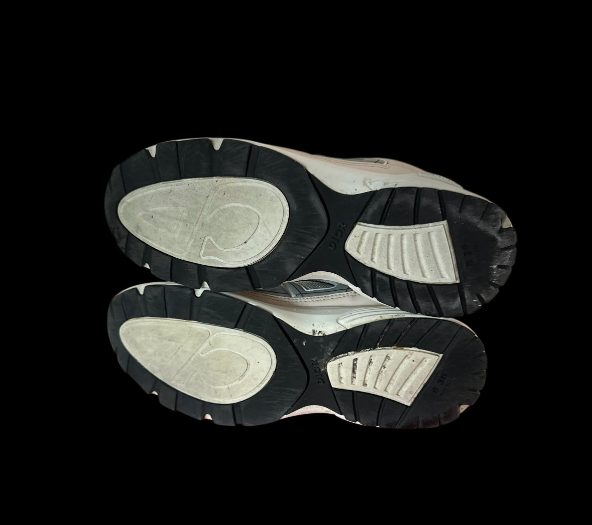 Preowned Grey/White Dior B30s size 43 (fits a 10-10.5)