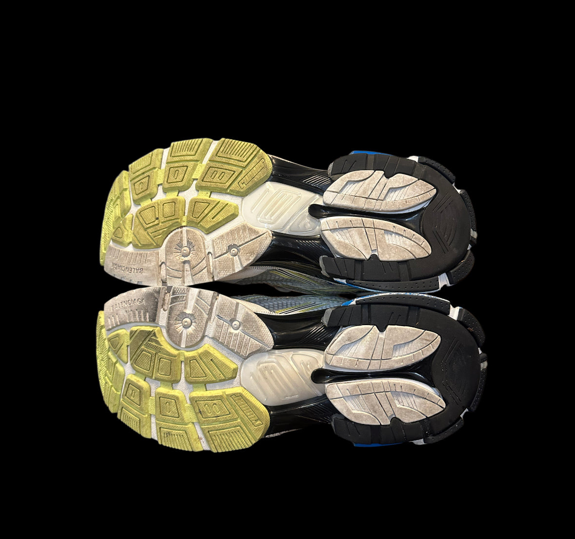 Preowned Blue/Yellow Balenciaga Runners size 40 (fits a 7-7.5)