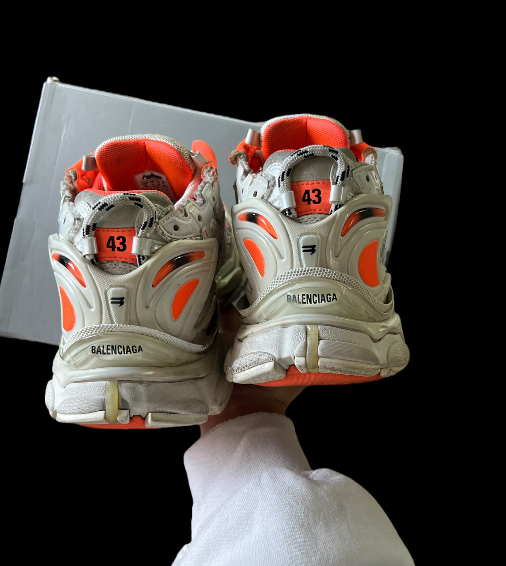 Preowned White/Orange Balenciaga Runners size 43 (fits 10-10.5)