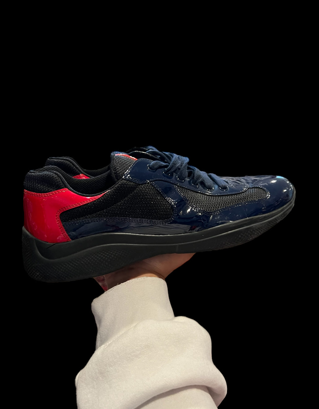 Preowned Navy Blue/Red America’s Prada cups size 9 (fits 10-11)