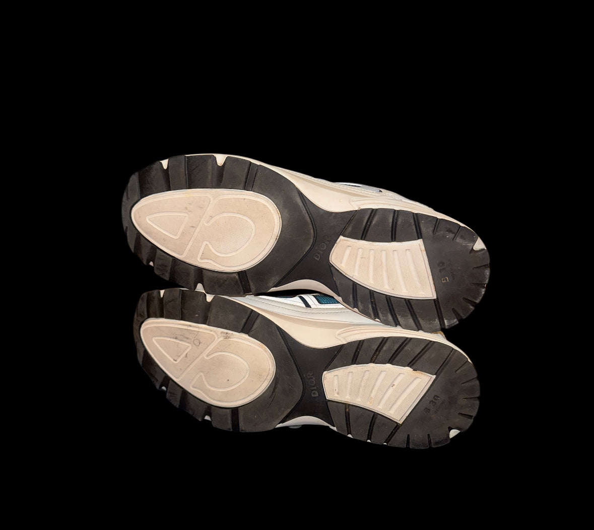 Preowned White/Blue B30s size 45 (fits 12-12.5)