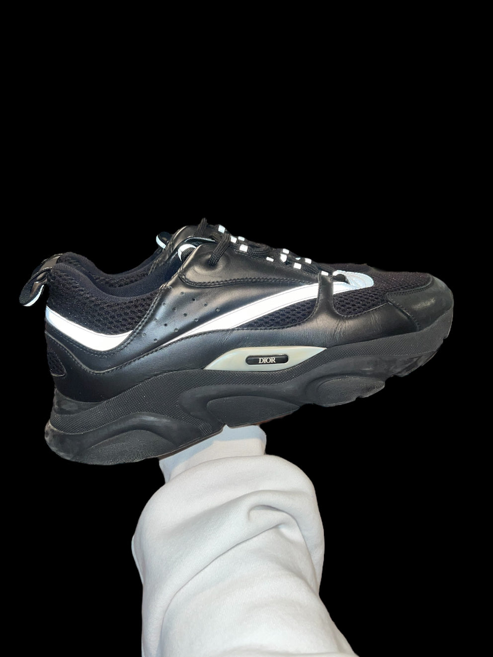 Preowned Black Dior B22s size 47 (fits 14-15)