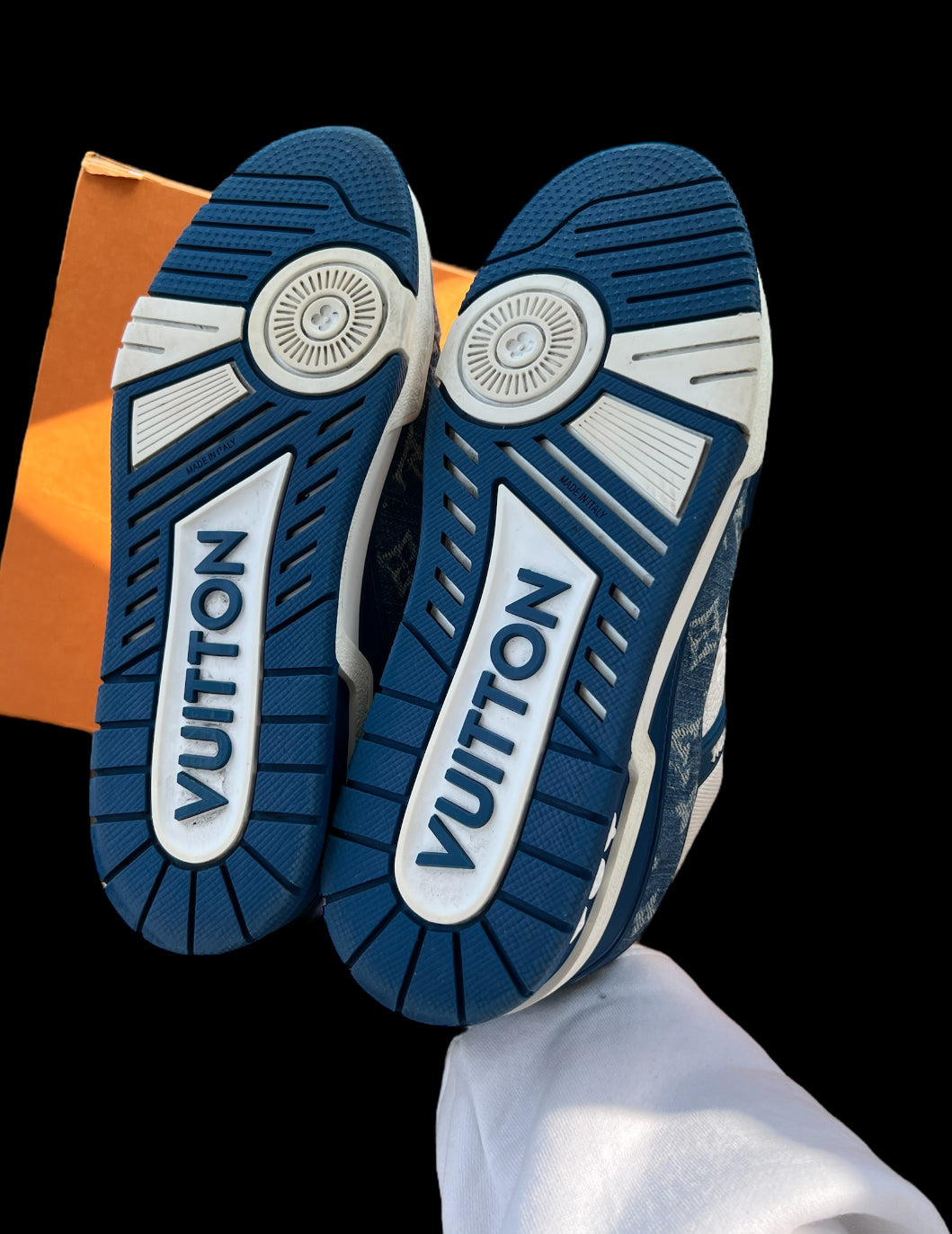 Preowned LV Trainers size 6 (fits 7.5-8)