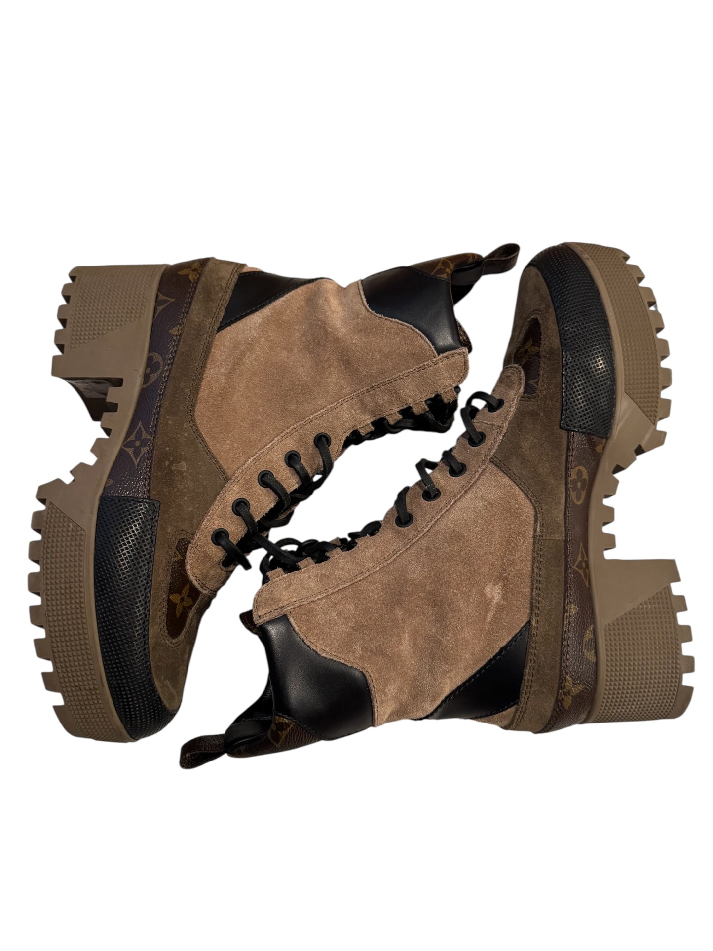 Preowned LV Suede Calfskin Monogram Laureate Platform Desert Boots Taupe size 39 (fits 8.5W-9W)