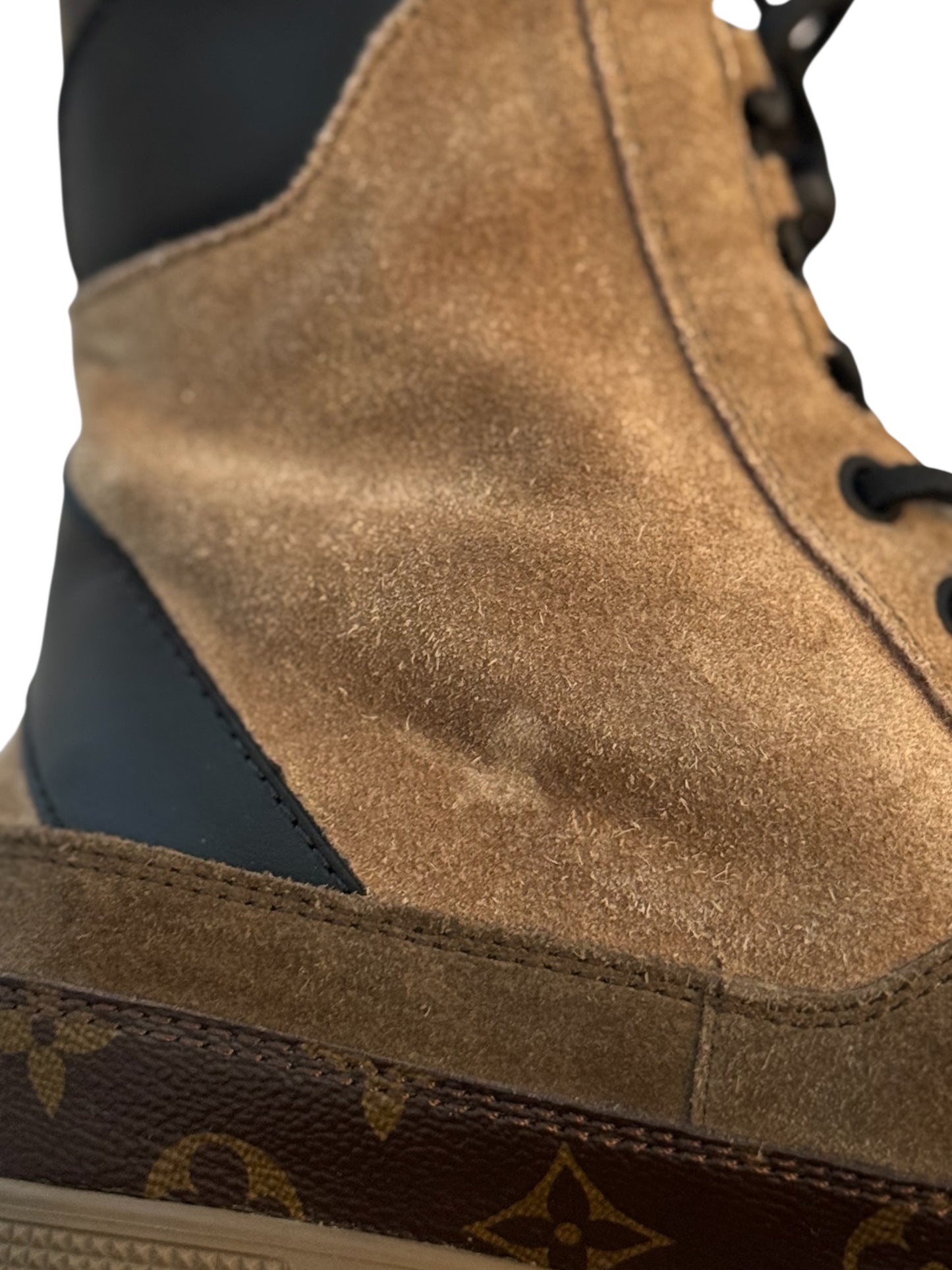 Preowned LV Suede Calfskin Monogram Laureate Platform Desert Boots Taupe size 39 (fits 8.5W-9W)