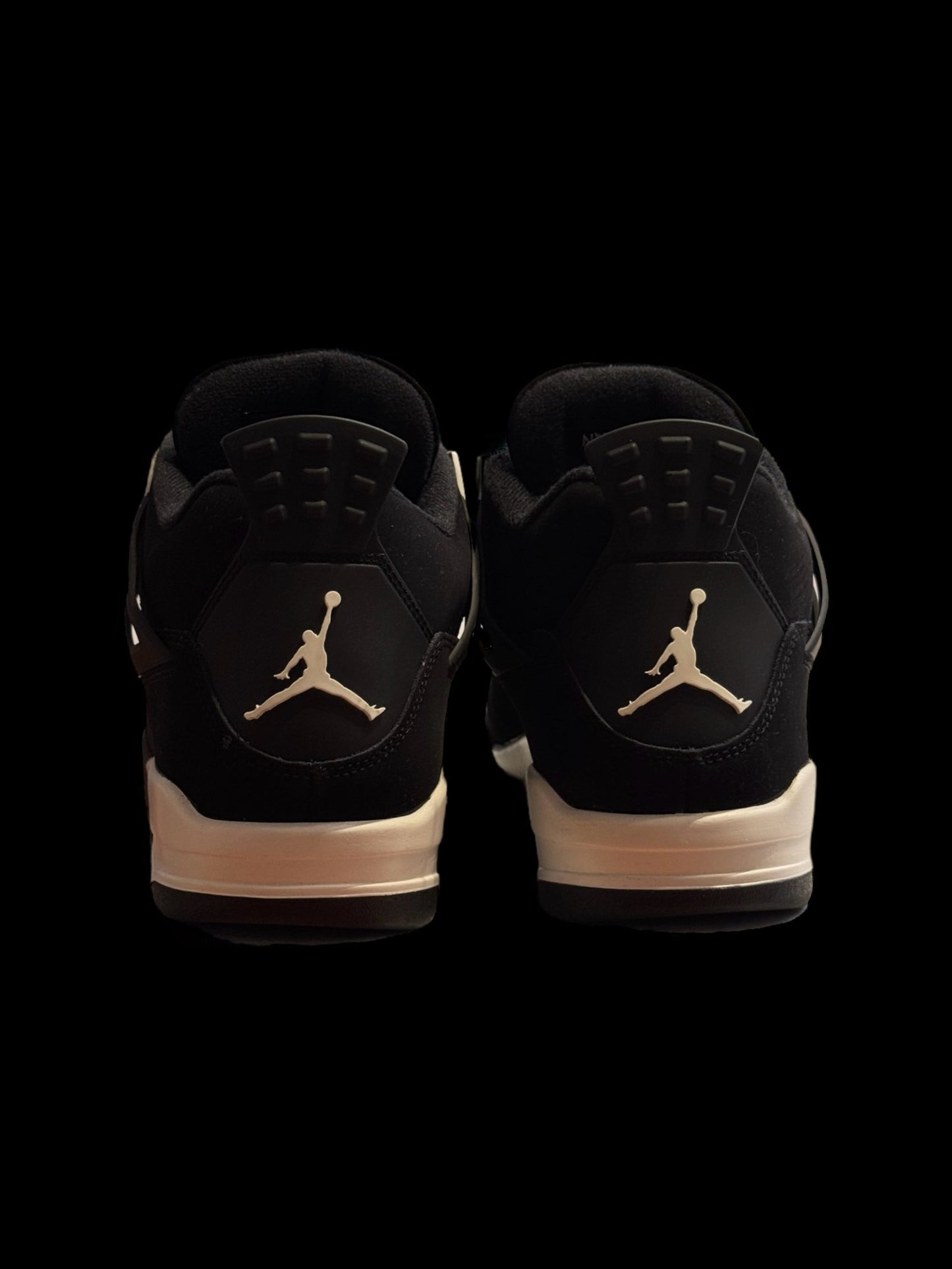 Preowned White Thunder 4s size 11