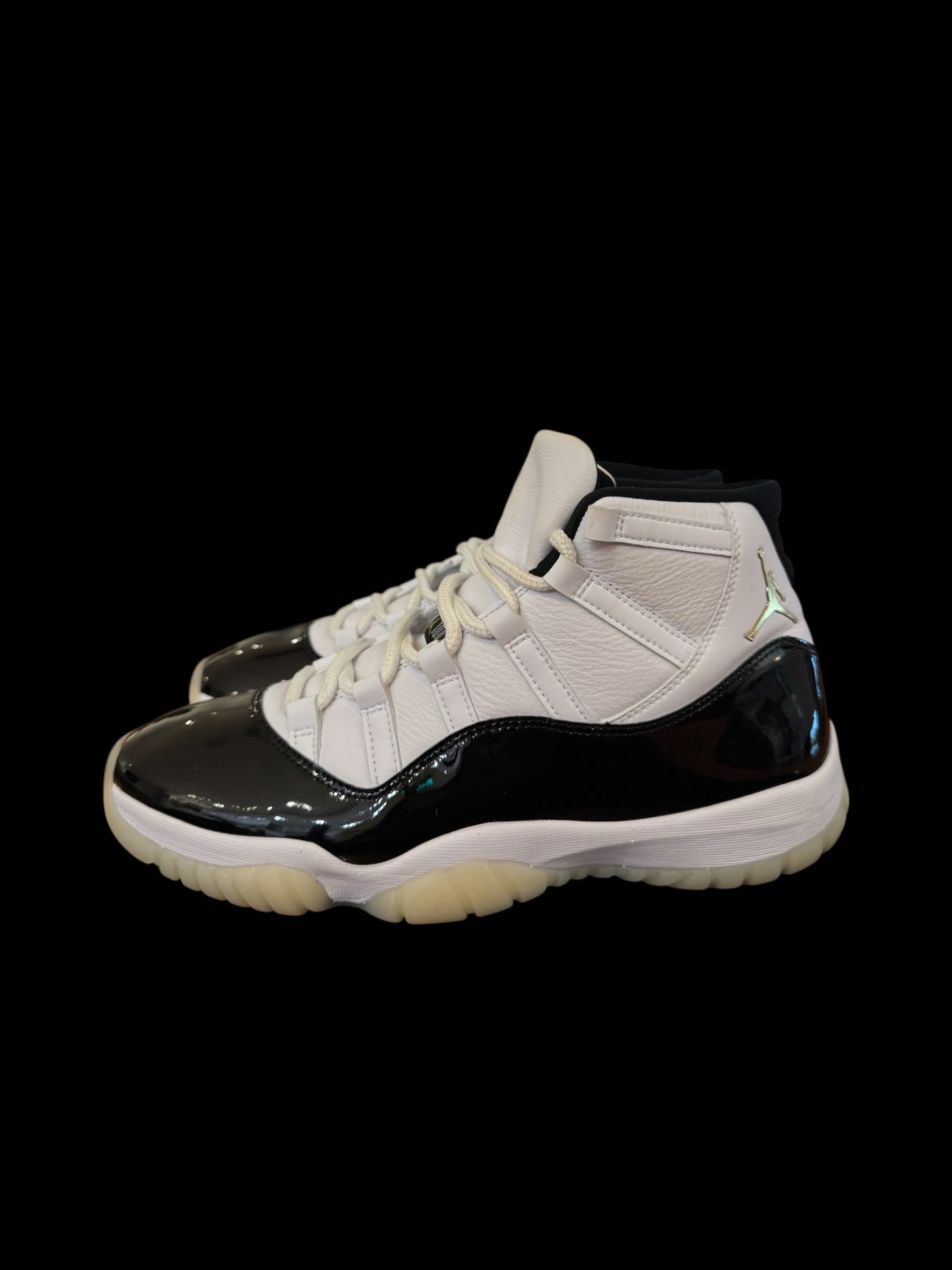Preowned Gratitude 11s size 11