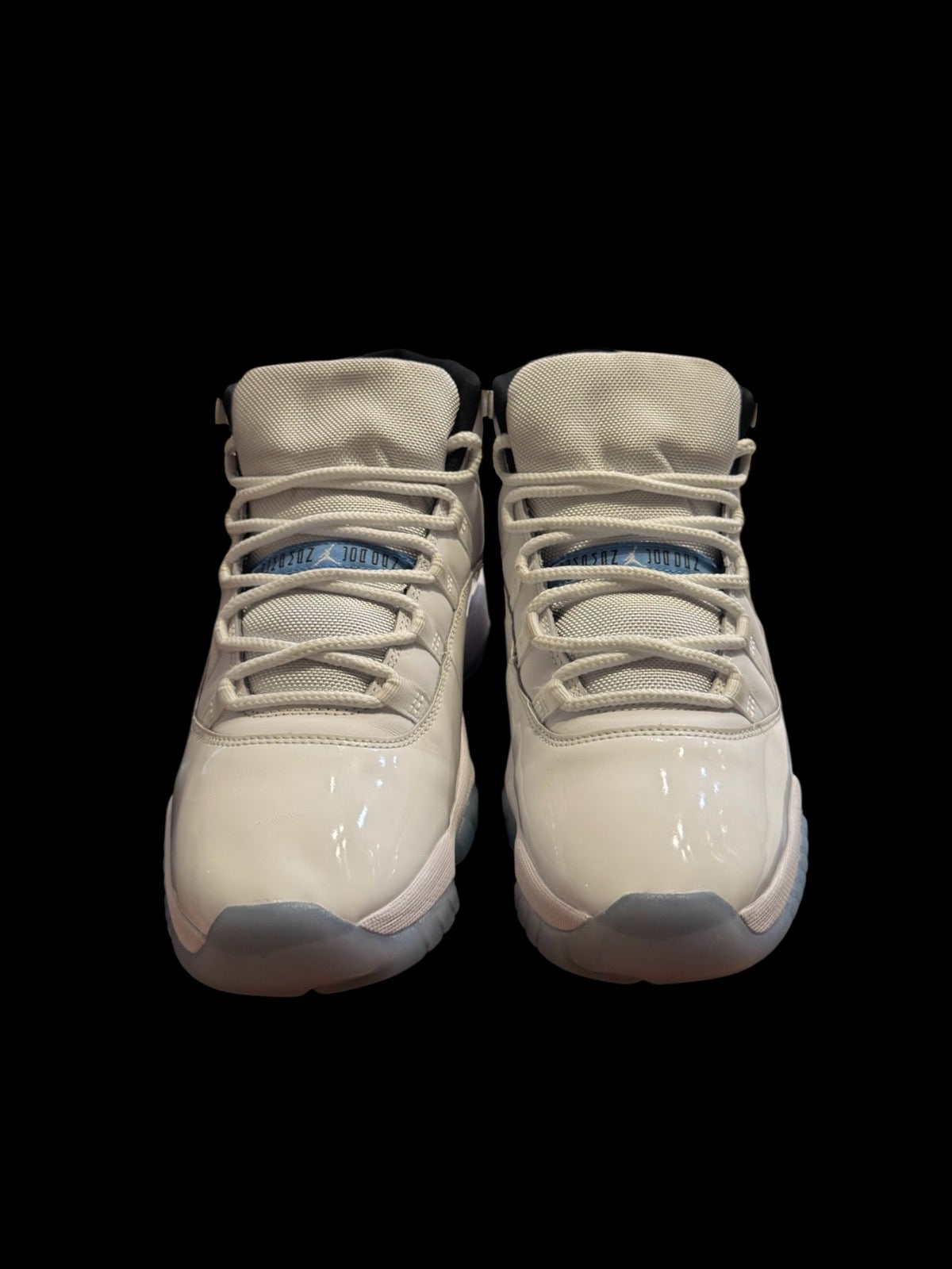 Preowned Legend Blue 11s size 11