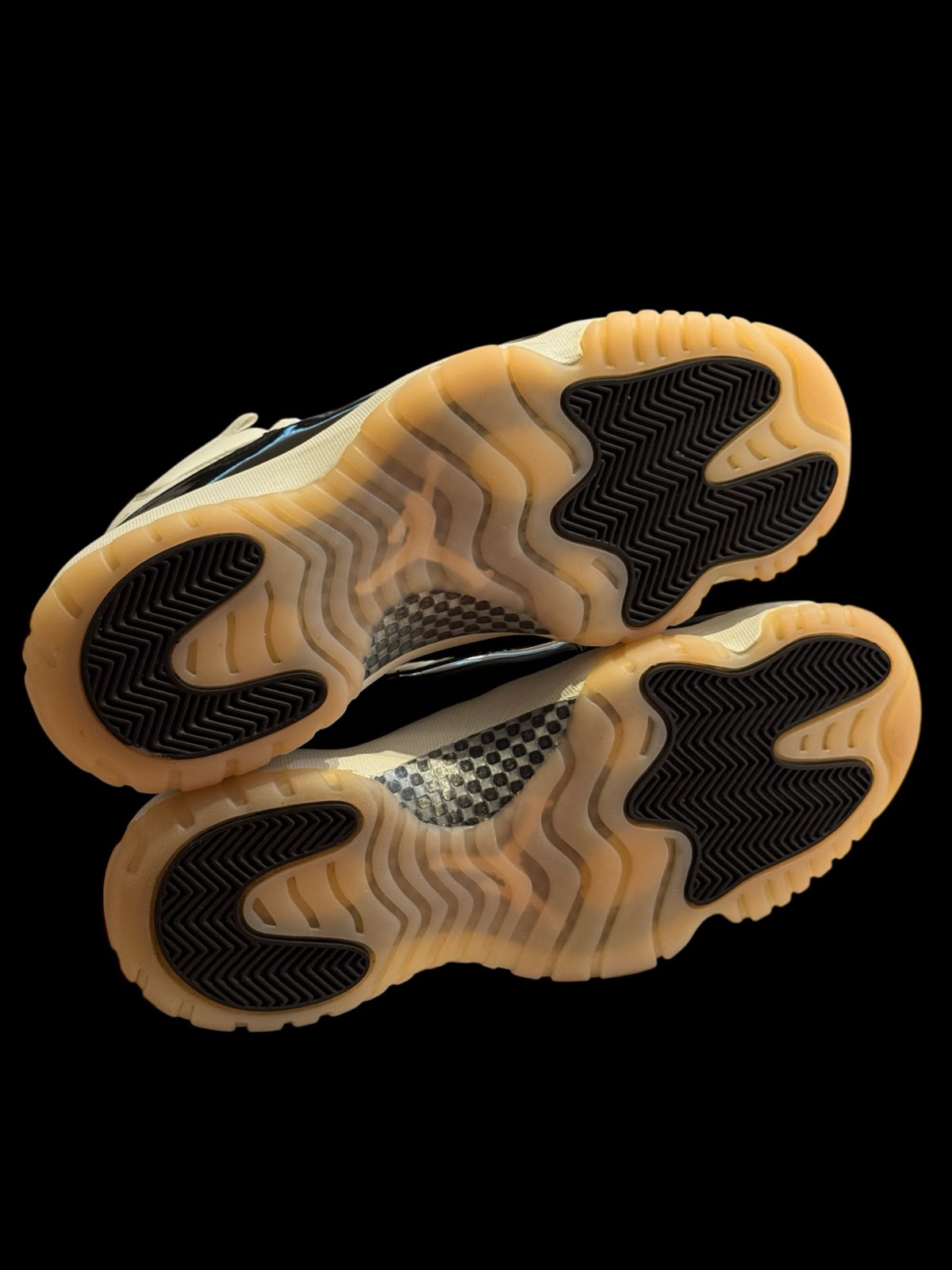 Preowned Neopolitan 11s size 12W/10.5M