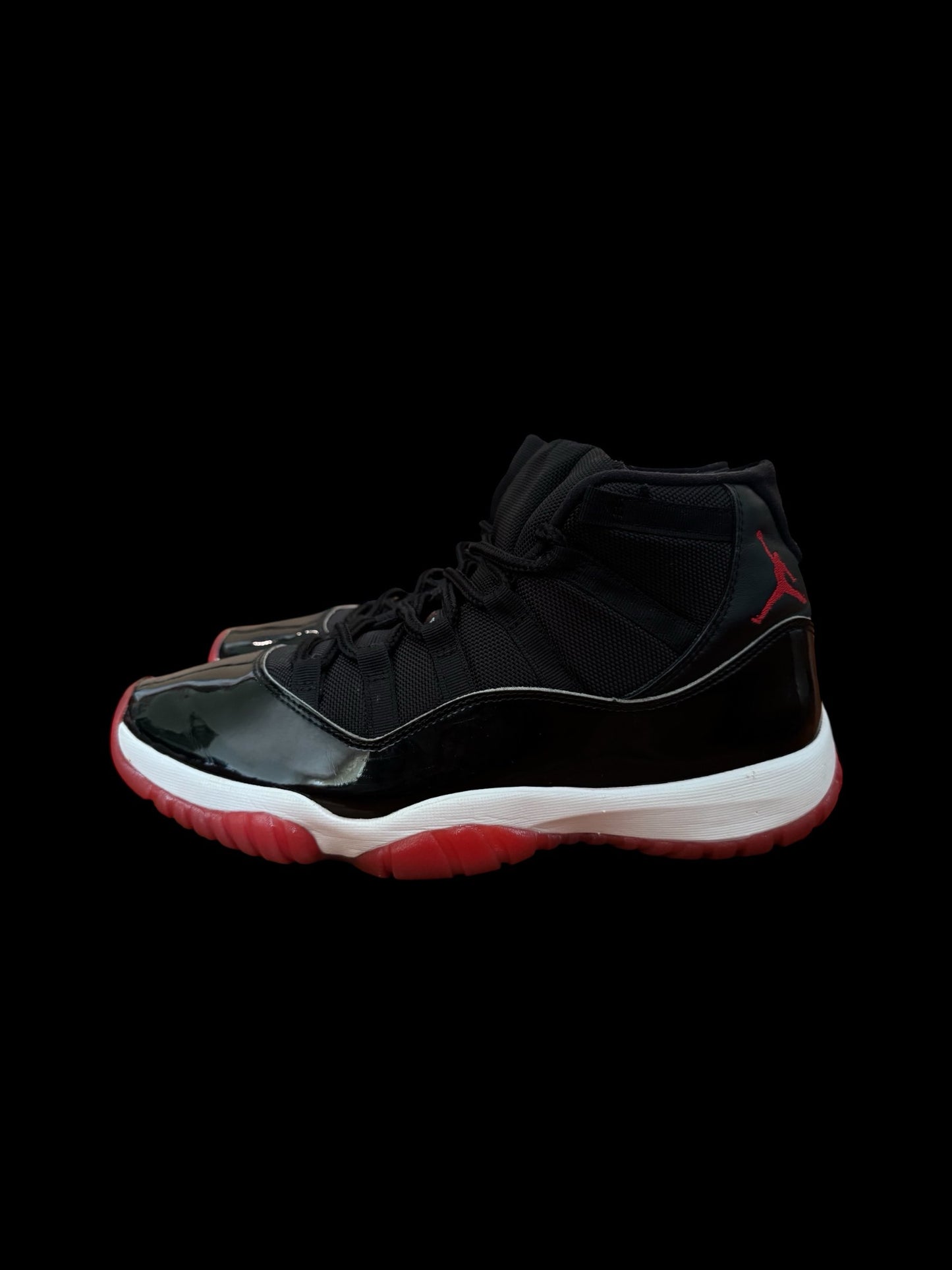 Preowned Bred 11s size 11