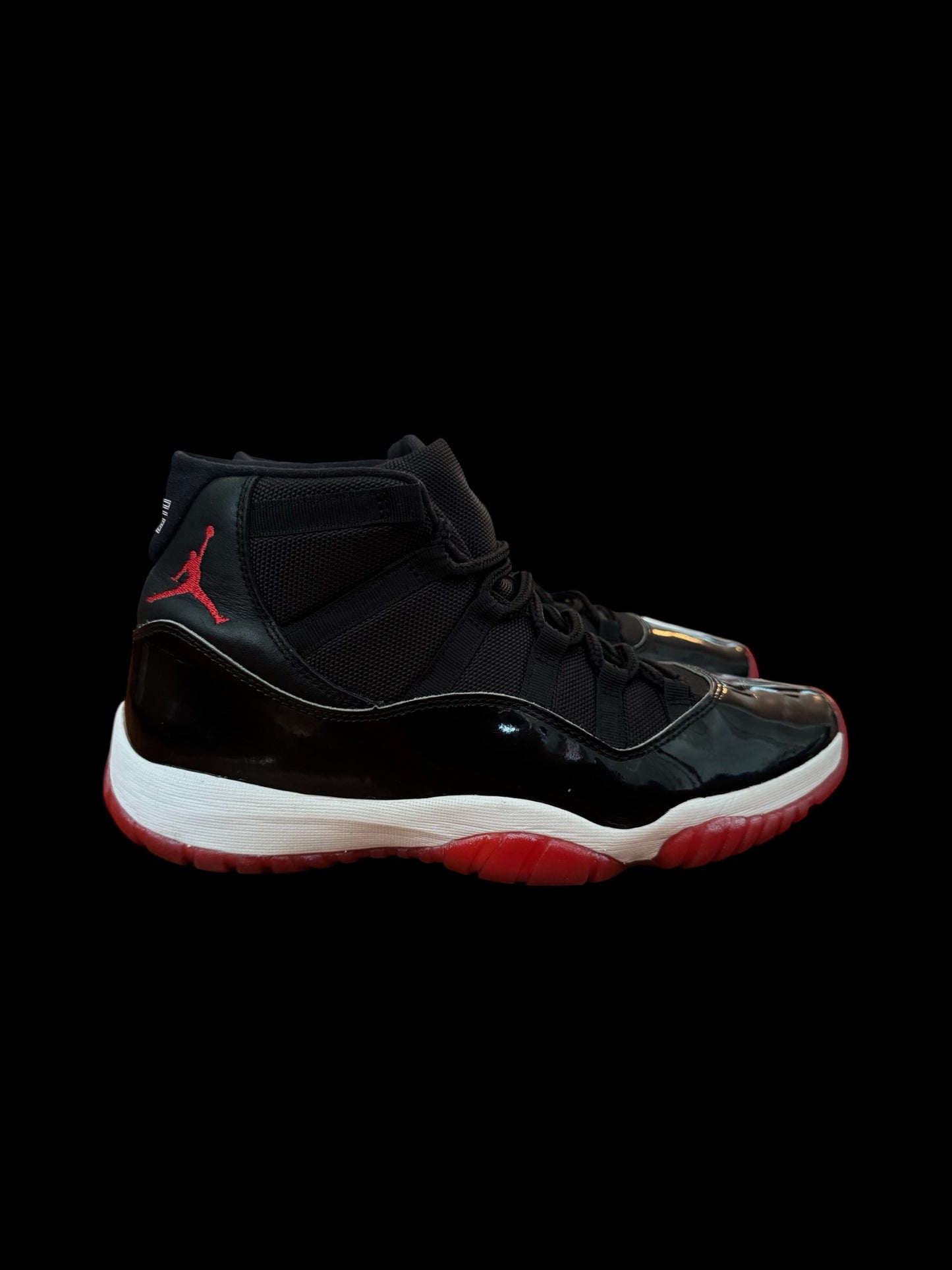 Preowned Bred 11s size 11