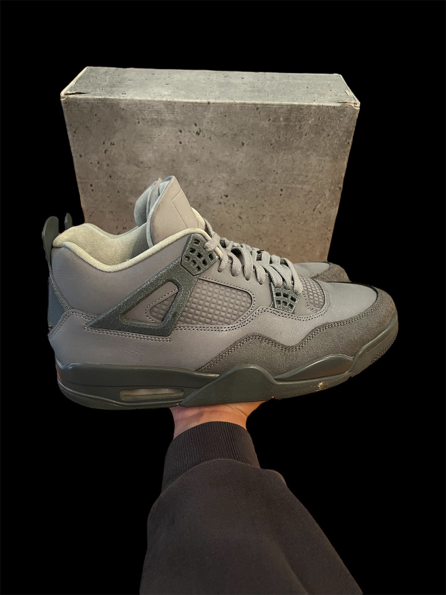 Preowned Wet Cement 4s size 10.5
