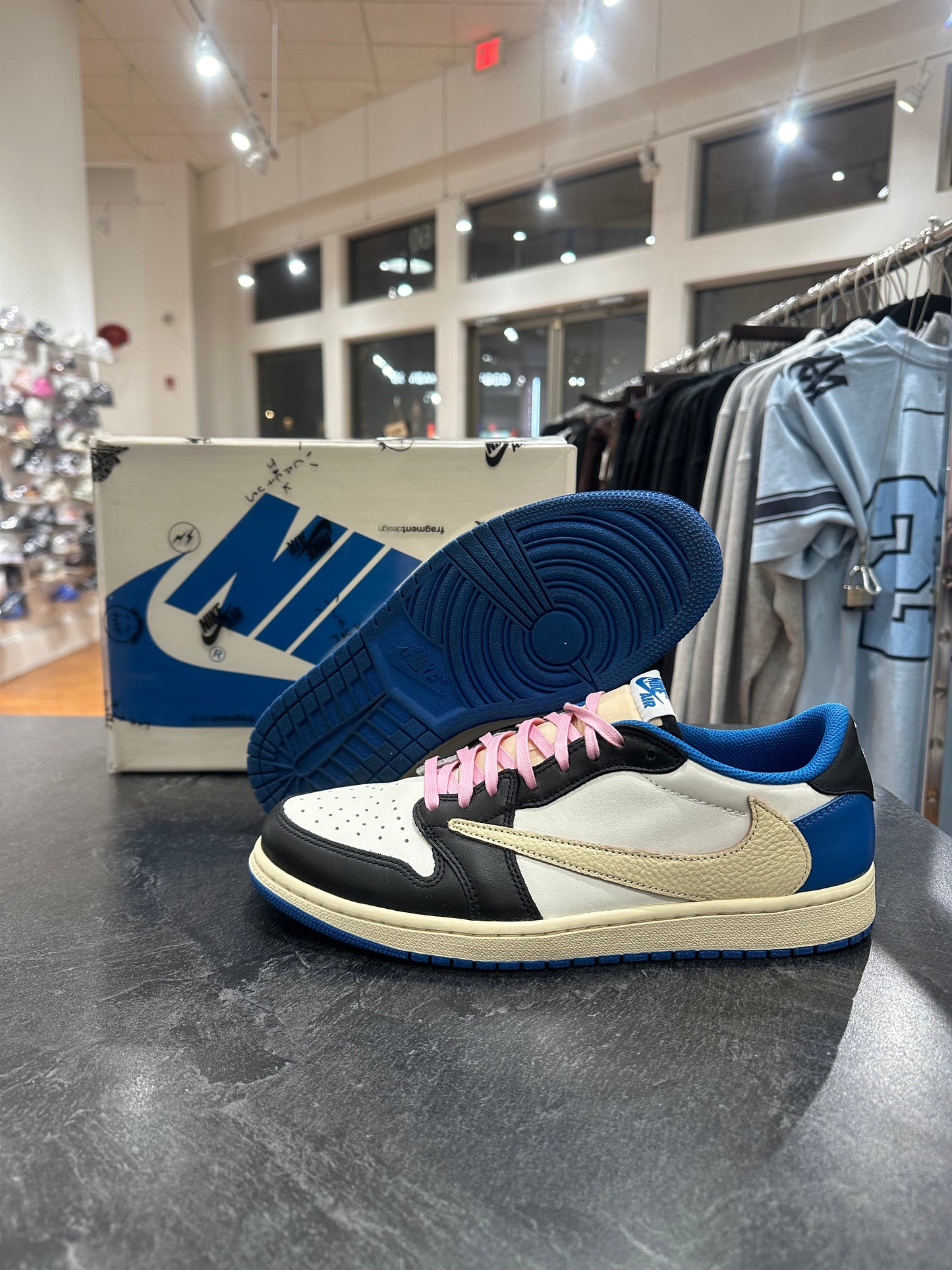 Preowned Travis Fragment 1 Lows size 10.5