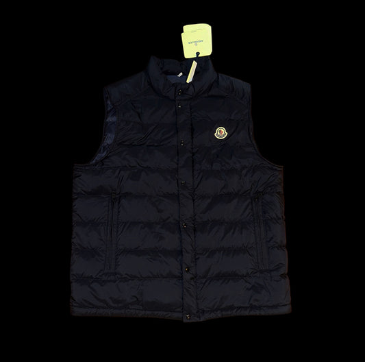 Moncler Vest size 4 (fits a L)