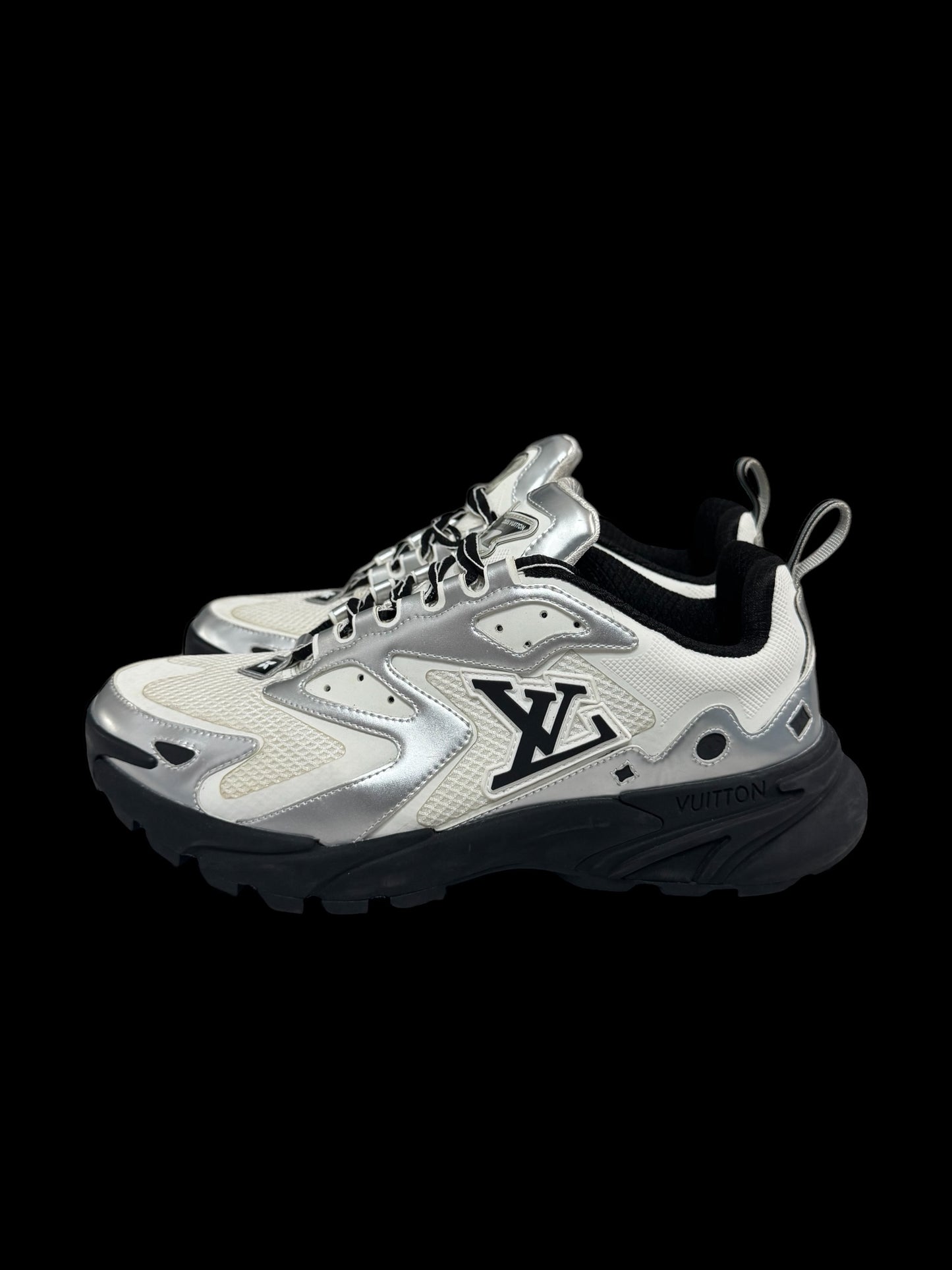 Preowned Louis Vuitton Silver Tactics size 12 (fits 13-14)