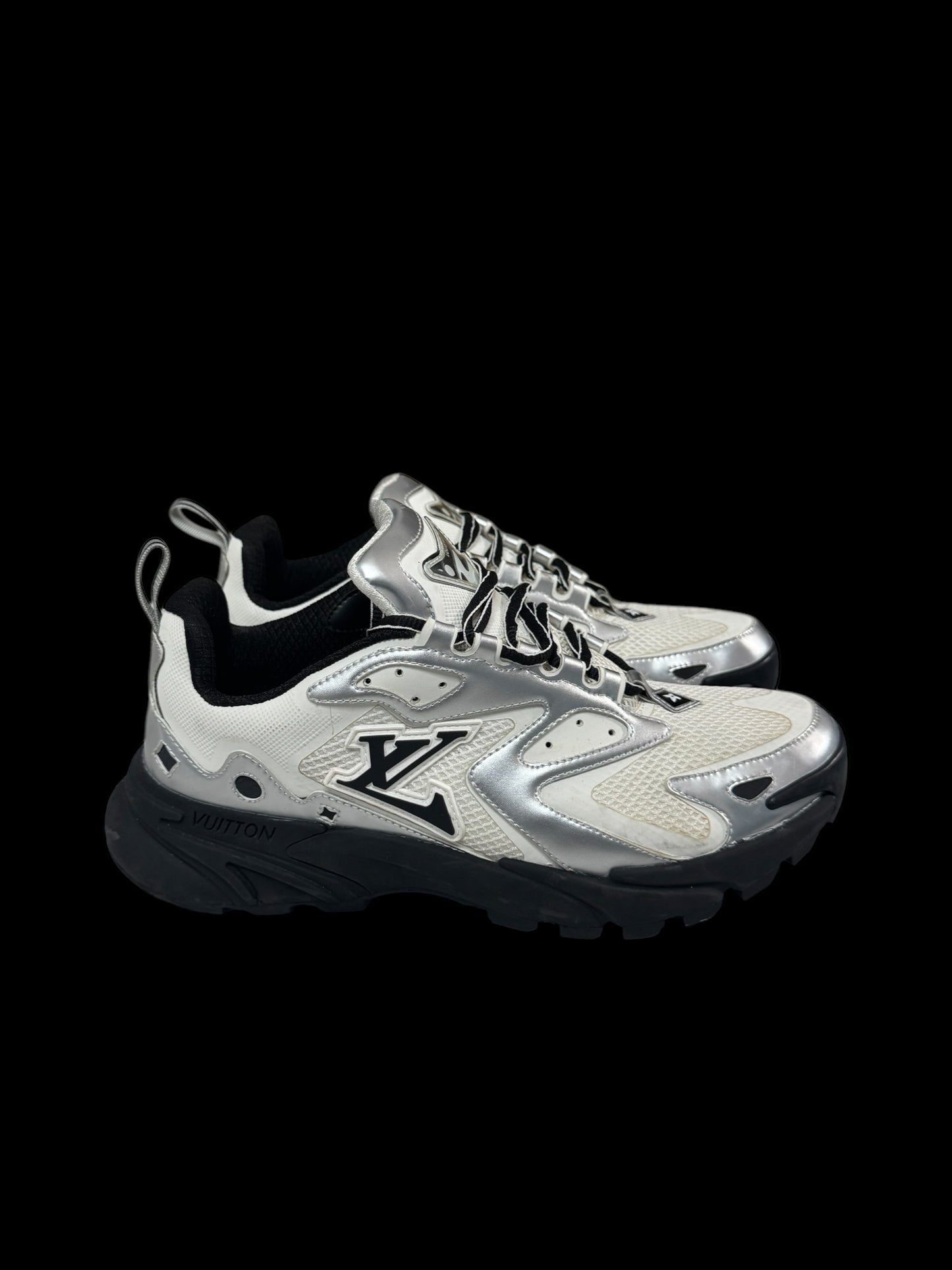 Preowned Louis Vuitton Silver Tactics size 12 (fits 13-14)