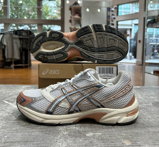 Preowned ASIC Gel 1130 Silver Bronze Size 9.5W