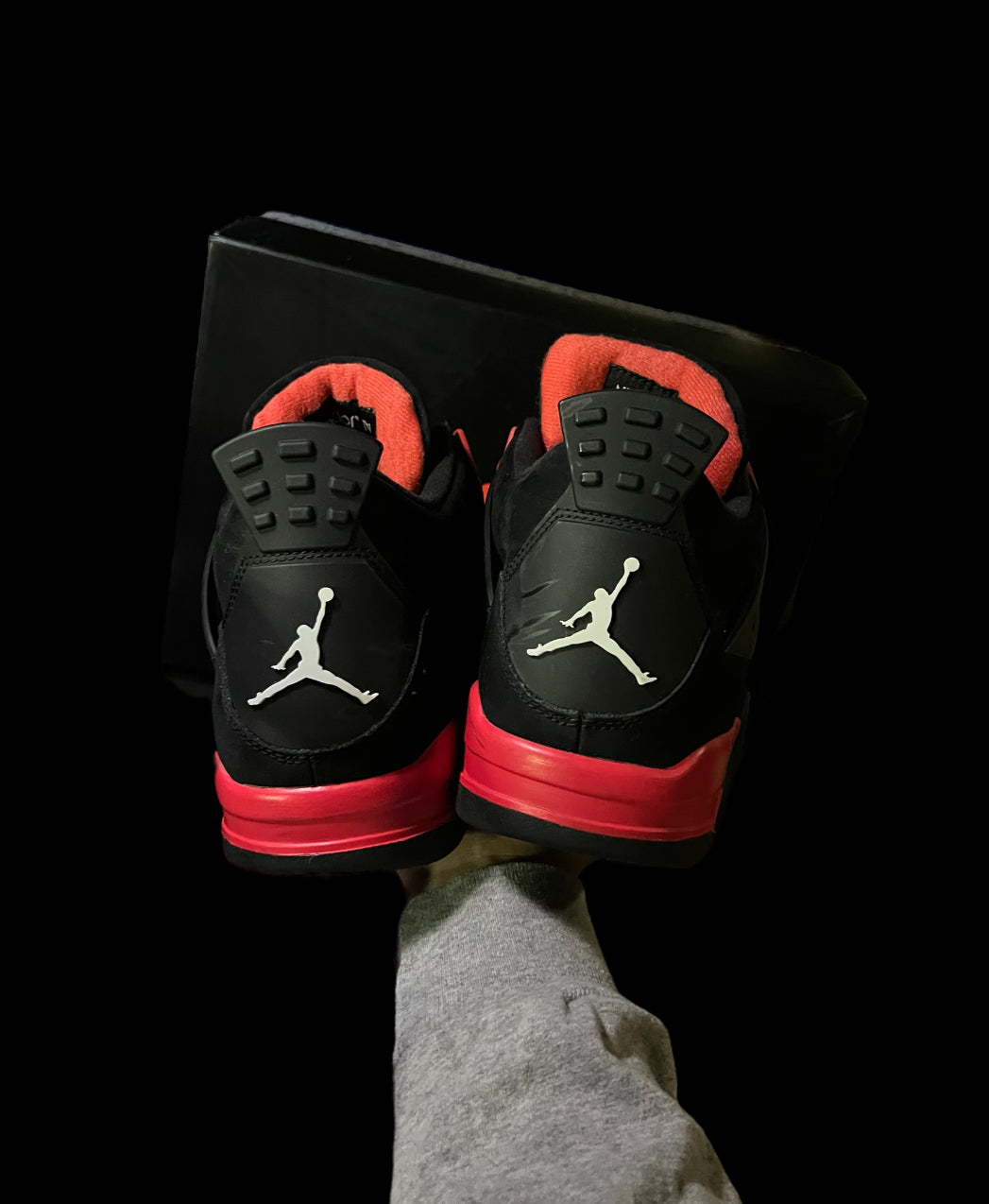 Preowned Red Thunder 4s size 11