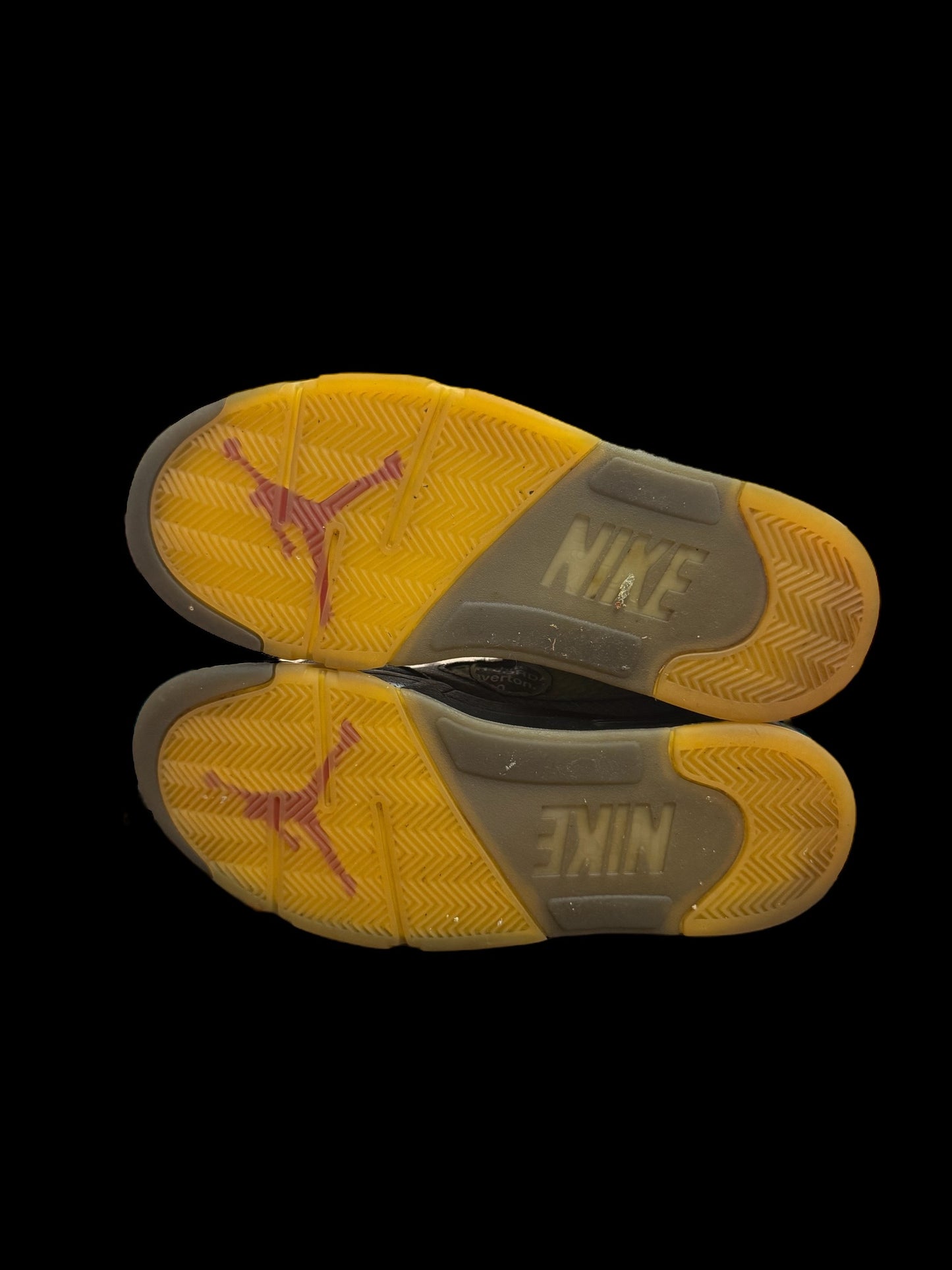 Preowned Off-White Muslim 5s size 9.5
