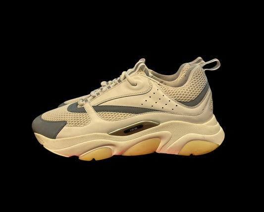 Preowned White B22s size 45 (fits 12-12.5)