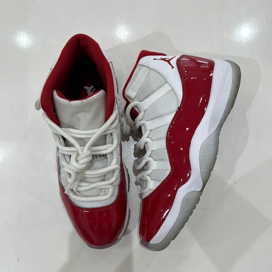 Preowned Cherry 11 Size 8.5