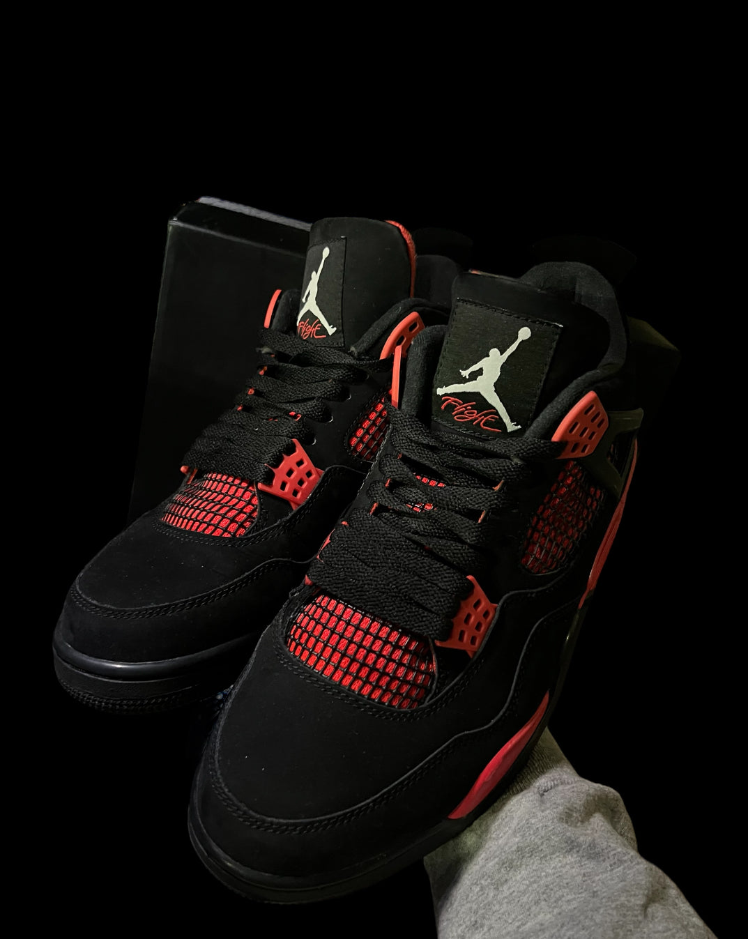 Preowned Red Thunder 4s size 11