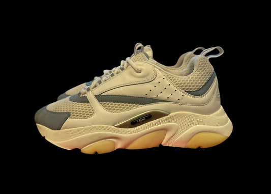 Preowned White B22s size 43 (fits 10-10.5)