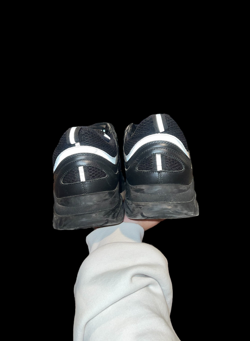 Preowned Black Dior B22s size 47 (fits 14-15)