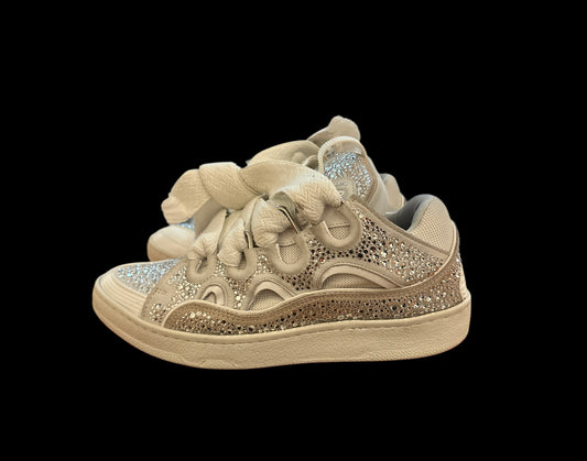 Preowned White Rhinestone Lanvin Curbs size 42 (fits 9-9.5)