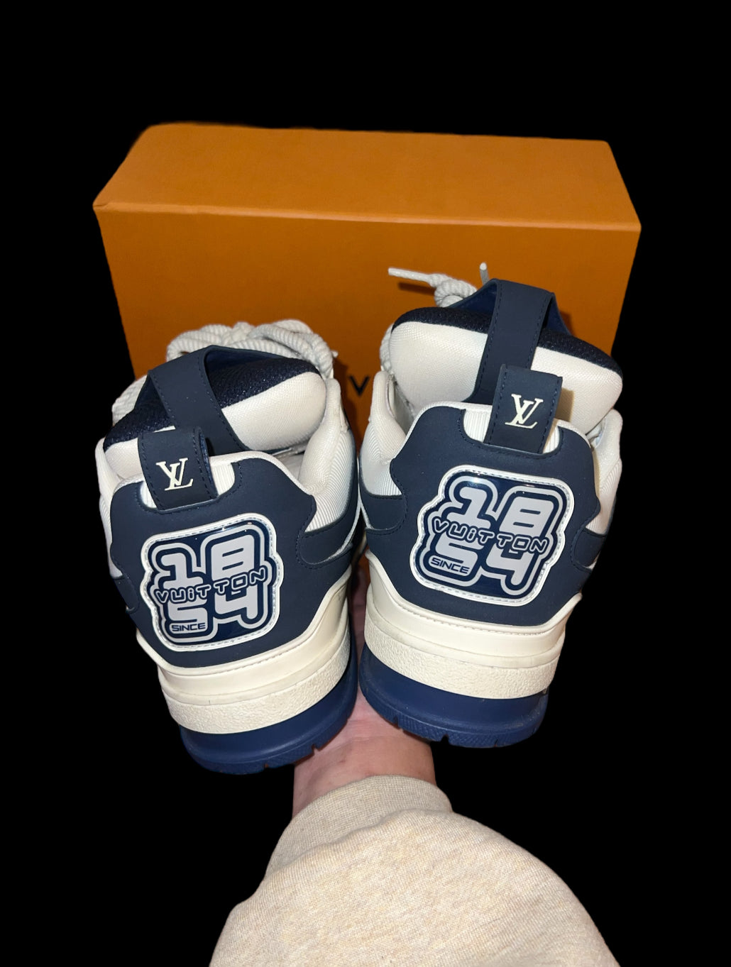 Preowned Marine Blue LV Skates size 6 (fits 7.5-8)