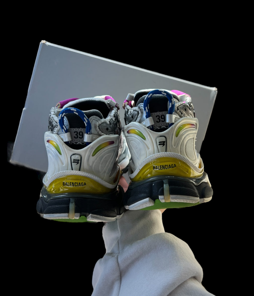 Preowned Multi-Color Balenciaga Runners size 39 (fits 7-7.5)