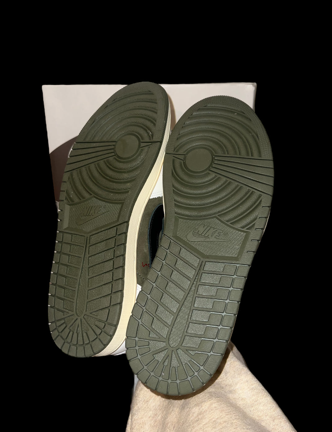 Preowned Olive Travis Scott 1 Lows size 11