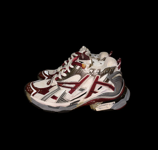 Preowned Balenciaga Runners Burgundy size 38 (fits 6.5-7)