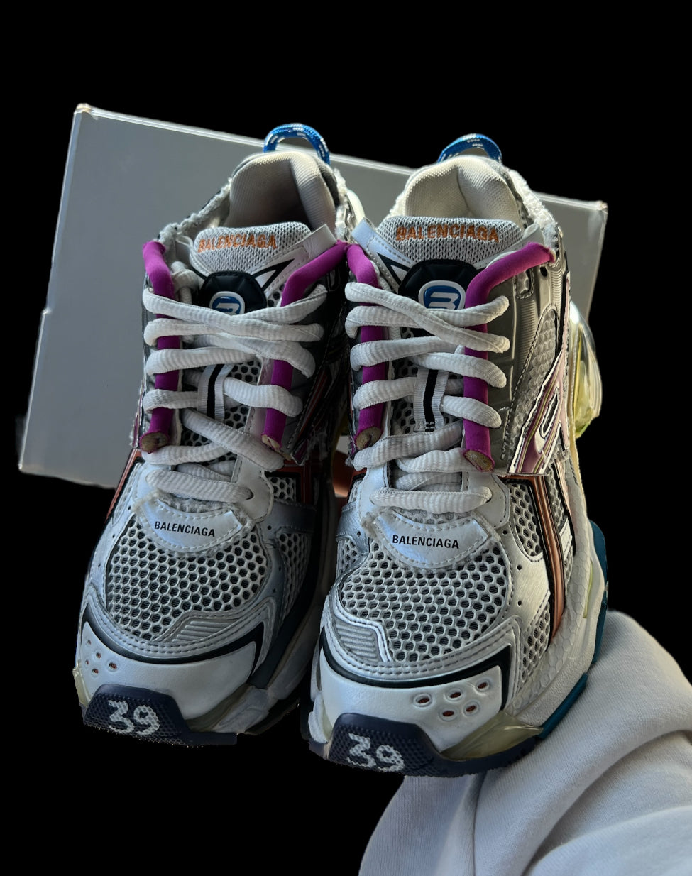 Preowned Multi-Color Balenciaga Runners size 39 (fits 7-7.5)