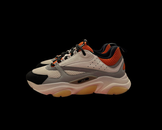 Preowned White/Orange B22 size 43 (fits a 10-10.5)
