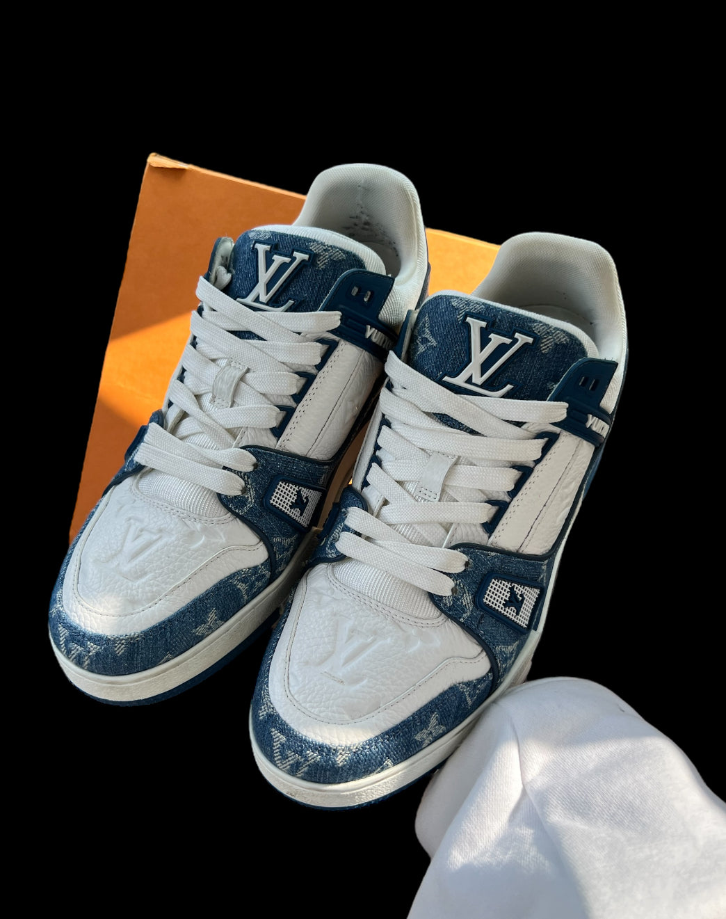 Preowned LV Trainers size 6 (fits 7.5-8)