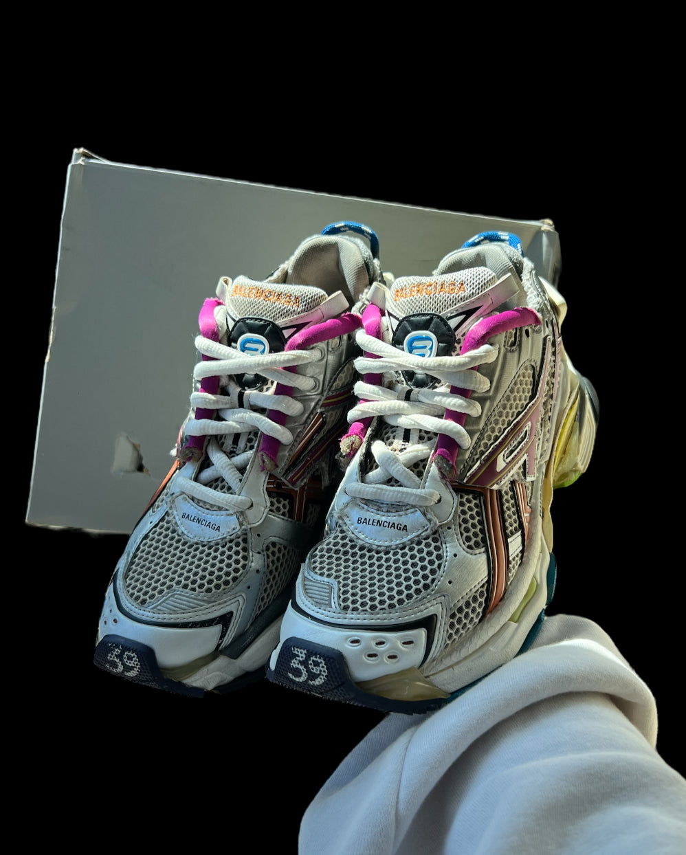 Preowned Multi-Color Balenciaga Runners size 39 (fits 7-7.5)