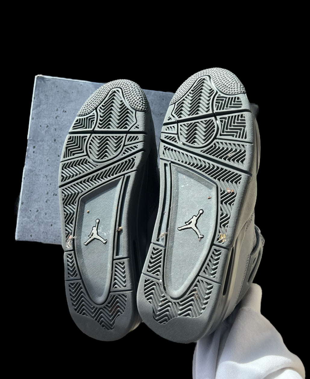 Preowned Wet Cement 4s size 7.5