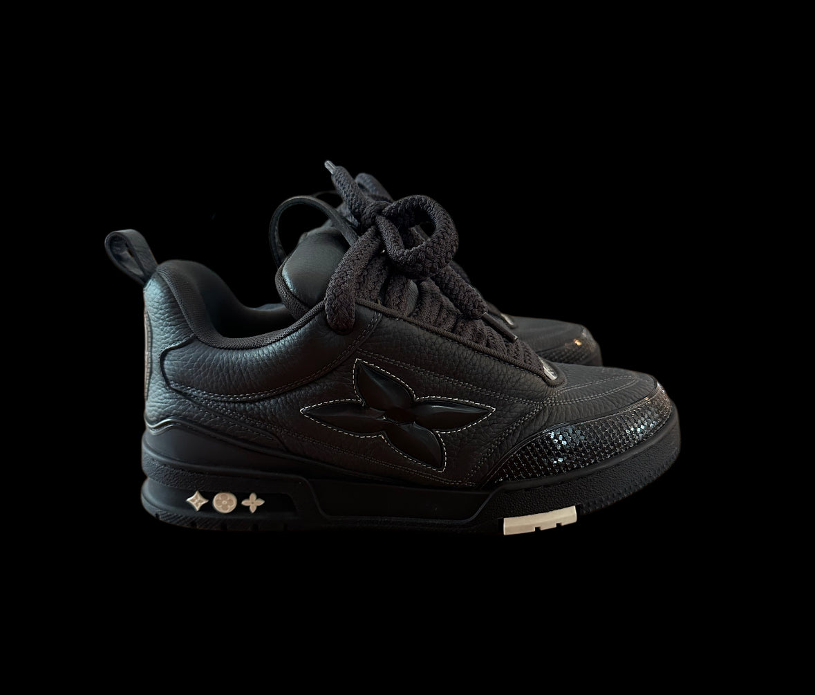 Preowned Black LV Sk8s size 7 (fits 8.5-9)