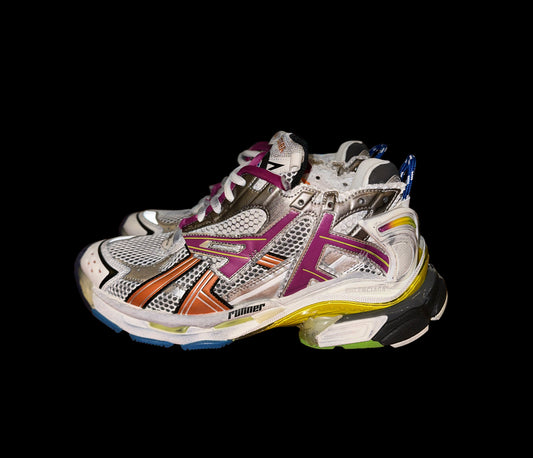 Preowned Balenciaga Runners Multi-Color size 40 (fits 7-7.5)