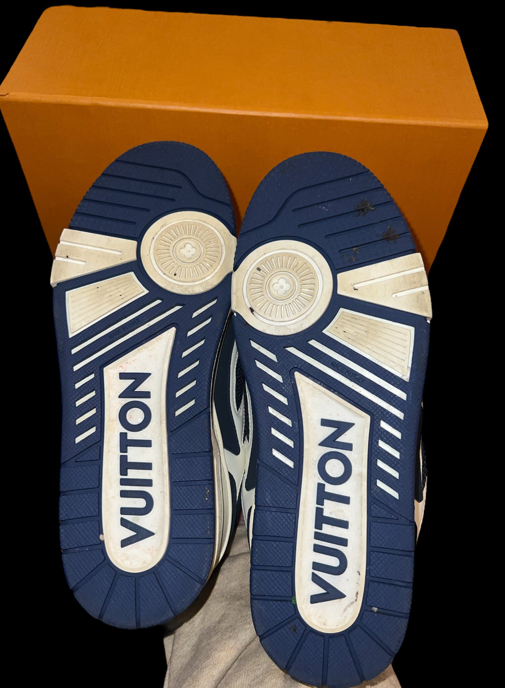 Preowned Marine Blue LV Skates size 6 (fits 7.5-8)