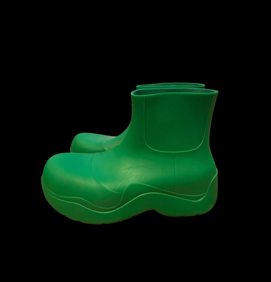 Preowned Bottega Veneta Green Puddle Boots size 37 (fits 6-6.5)