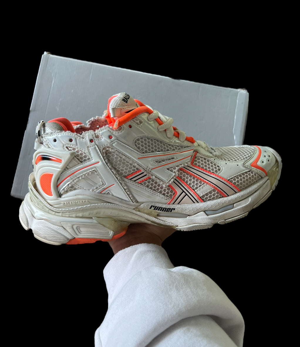 Preowned White/Orange Balenciaga Runners size 43 (fits 10-10.5)