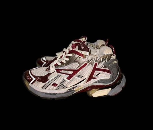 Preowned Balenciaga Runners Burgundy size 41 (fits 8-8.5)