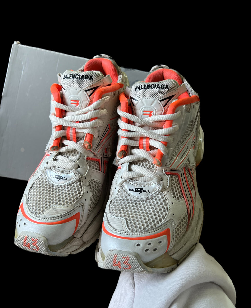 Preowned White/Orange Balenciaga Runners size 43 (fits 10-10.5)
