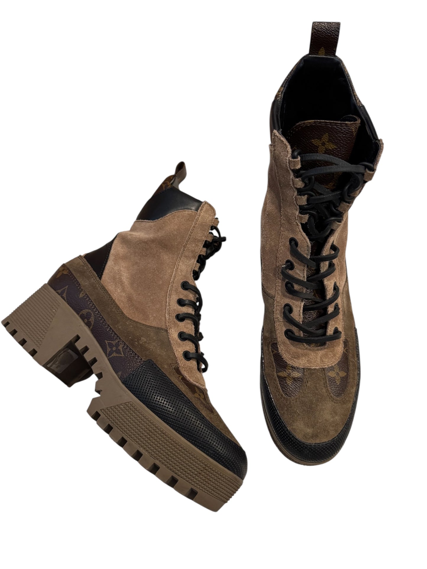 Preowned LV Suede Calfskin Monogram Laureate Platform Desert Boots Taupe size 39 (fits 8.5W-9W)